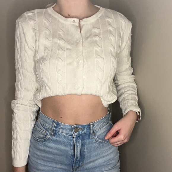 Cable Knit Cropped Sweater - Picture 2 of 5